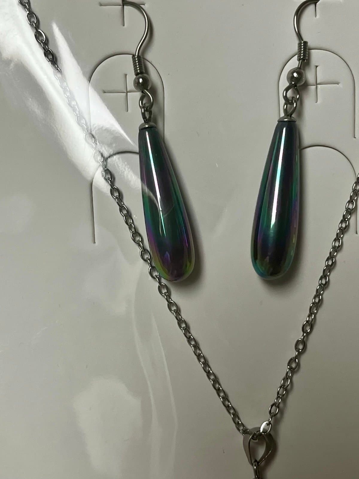 Shell Pearl Drop Earnings and Necklace set - Thumbnail 2