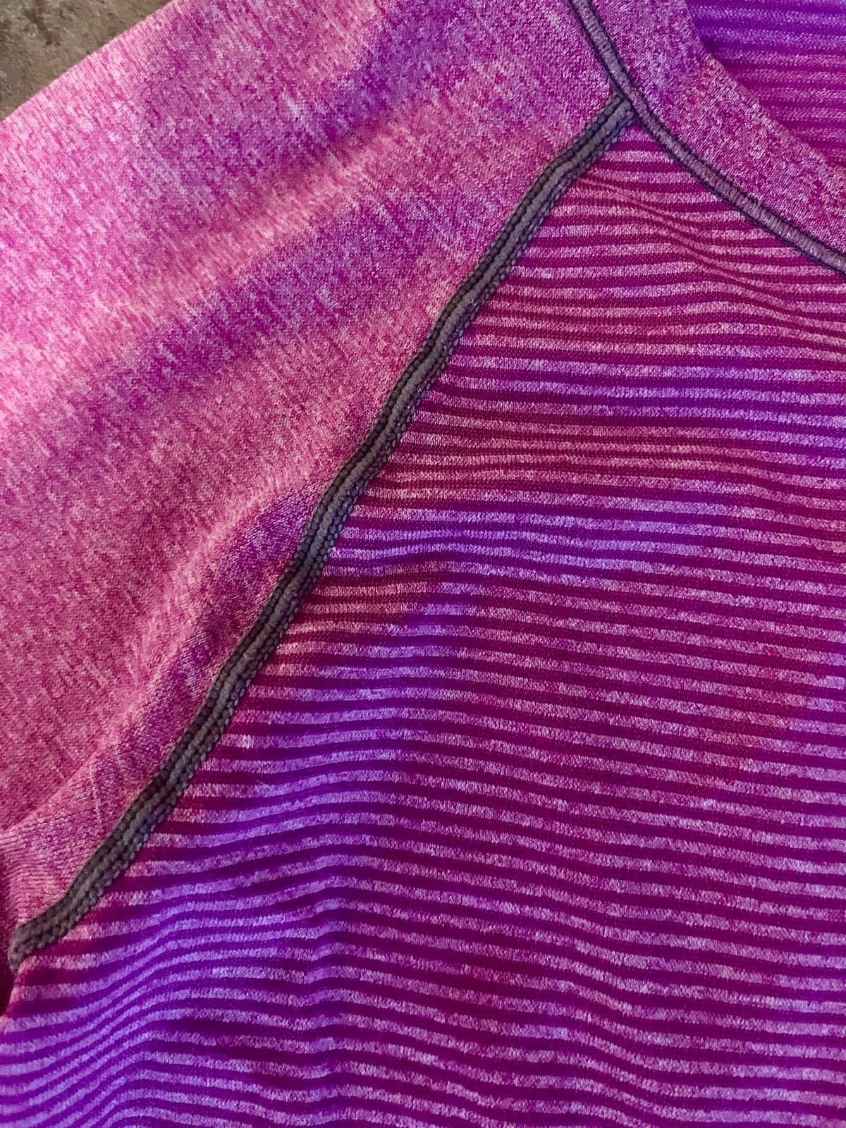 Danskin, long sleeve Top size SM. - Thumbnail 5