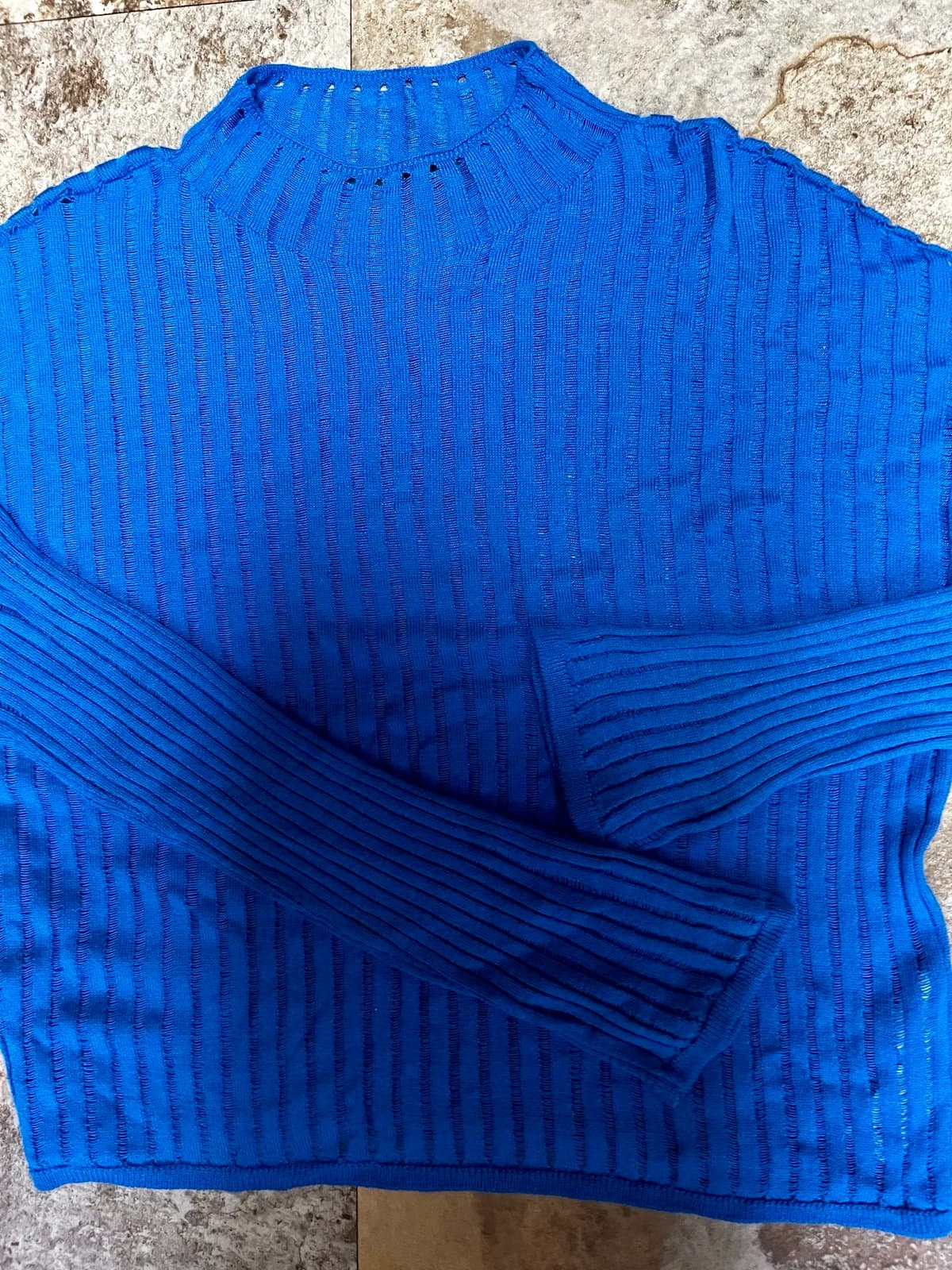 ASOS Long Sleeve cropped Sweater, size 6 - Image 1