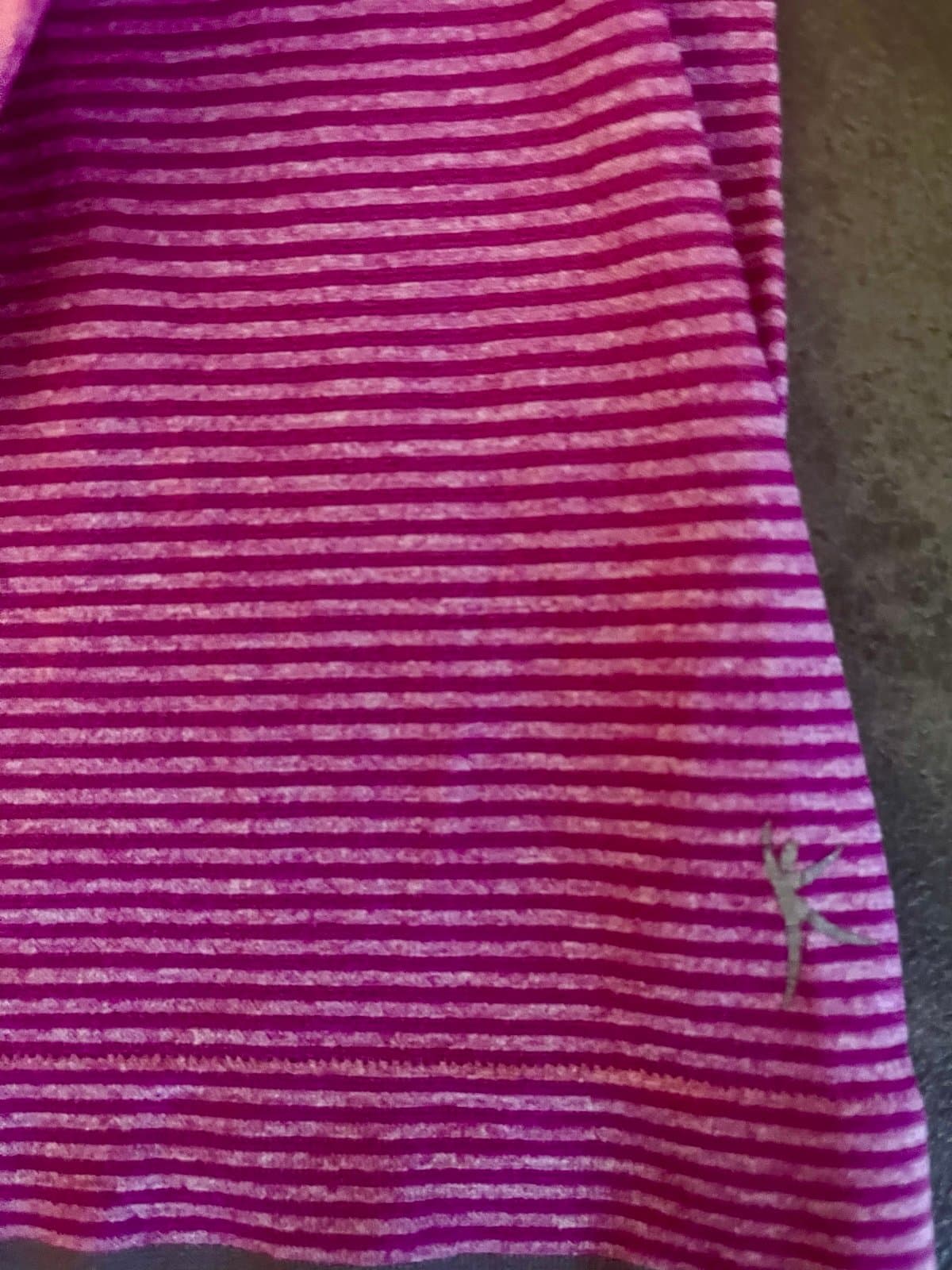 Danskin, long sleeve Top size SM. - Thumbnail 4