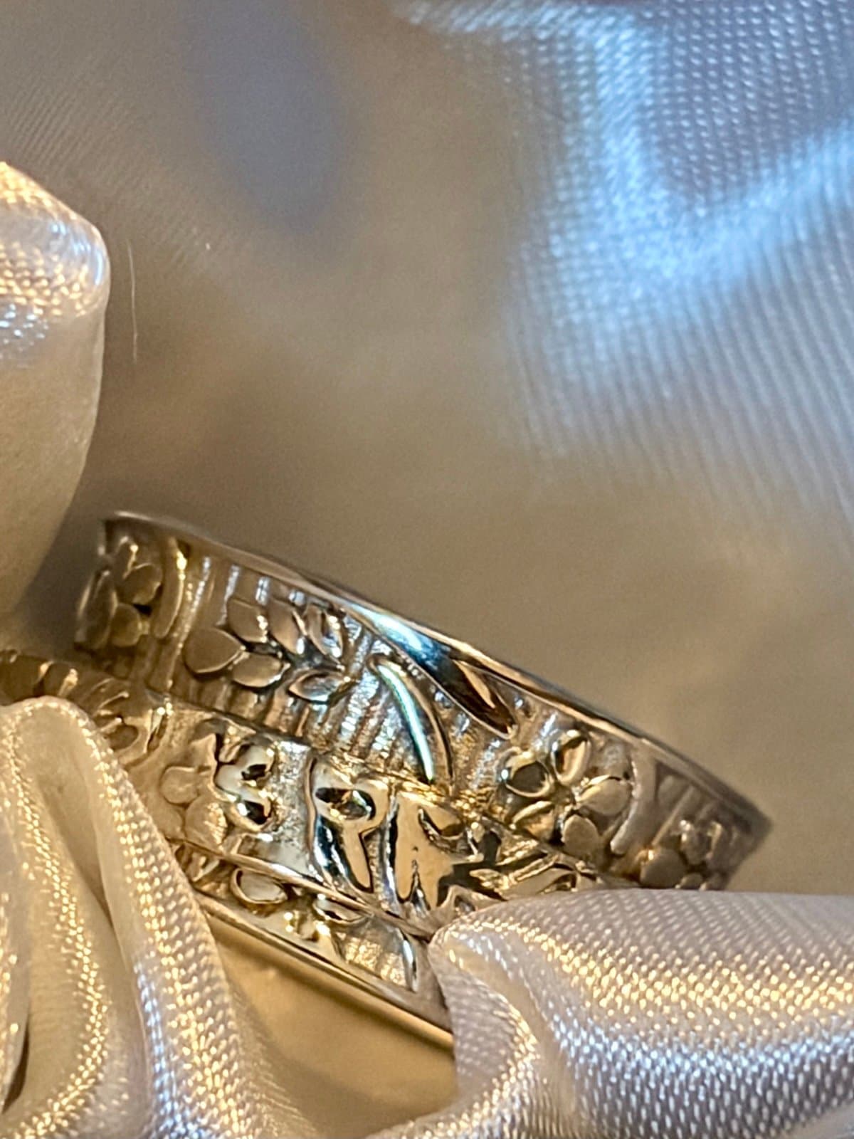 Silver Spinner Ring size 6 - Image 1