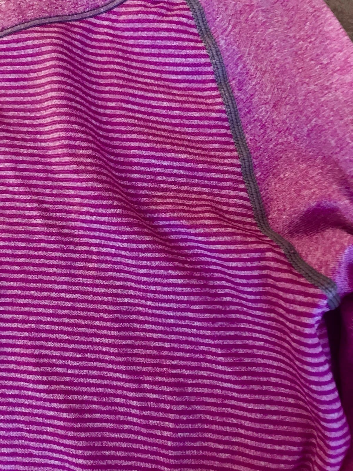 Danskin, long sleeve Top size SM. - Thumbnail 6