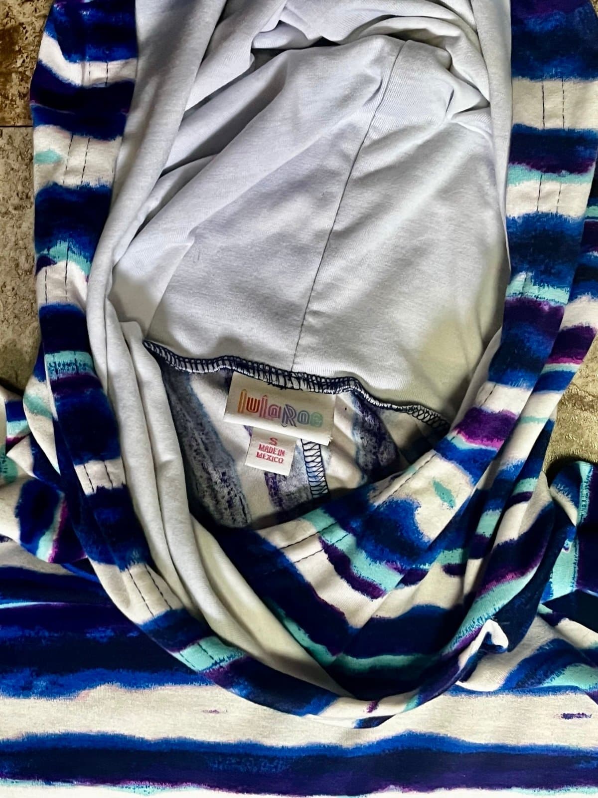 Lularoe Hoodie size SM - Thumbnail 3