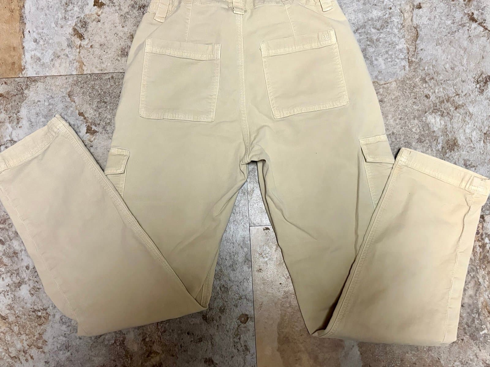 American Eagle Khaki Cargo Pants, size 4 - Thumbnail 8