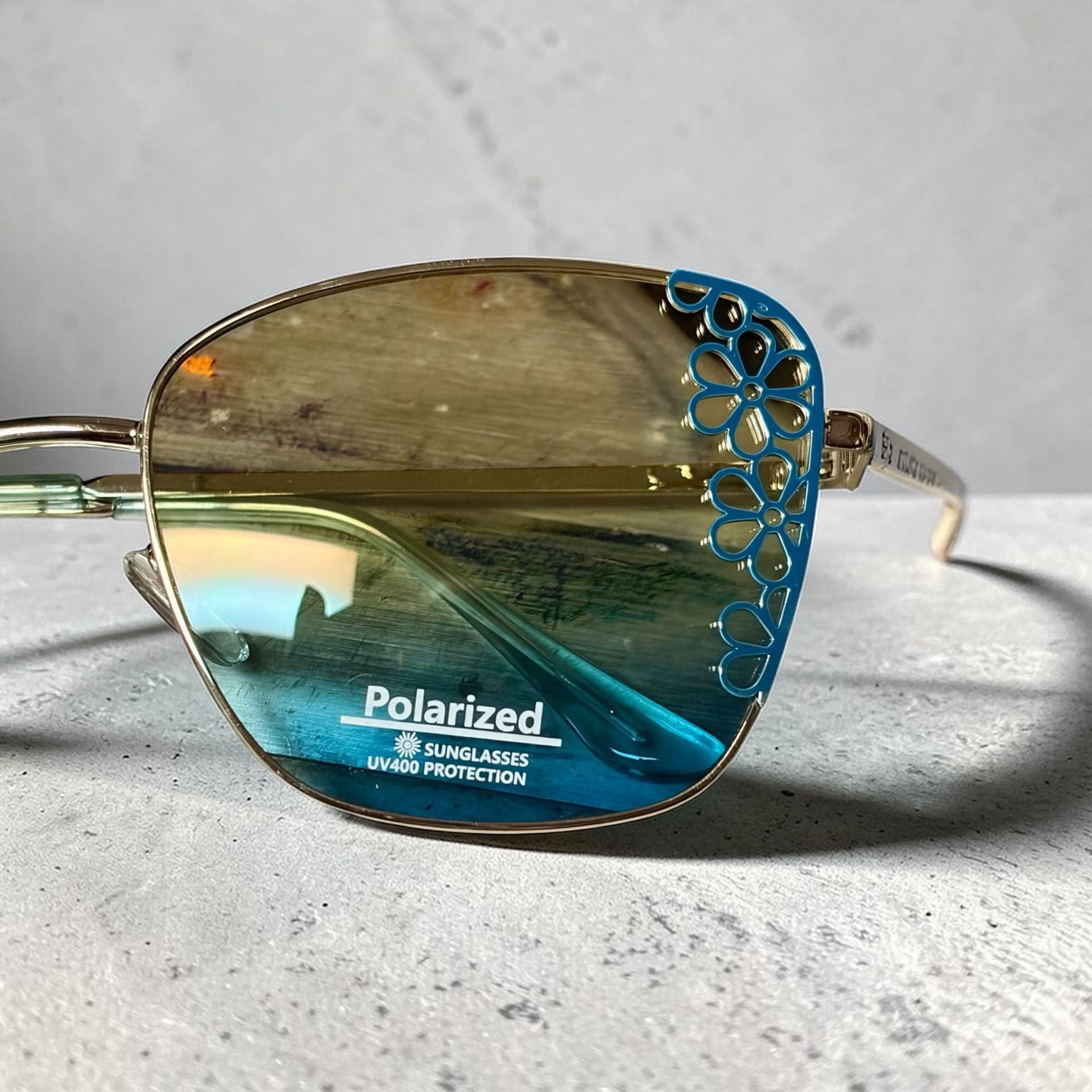 ShopLC Flower Design UV400 Polarized Sunglasses with Floral Side Accents and Gr - Thumbnail 2