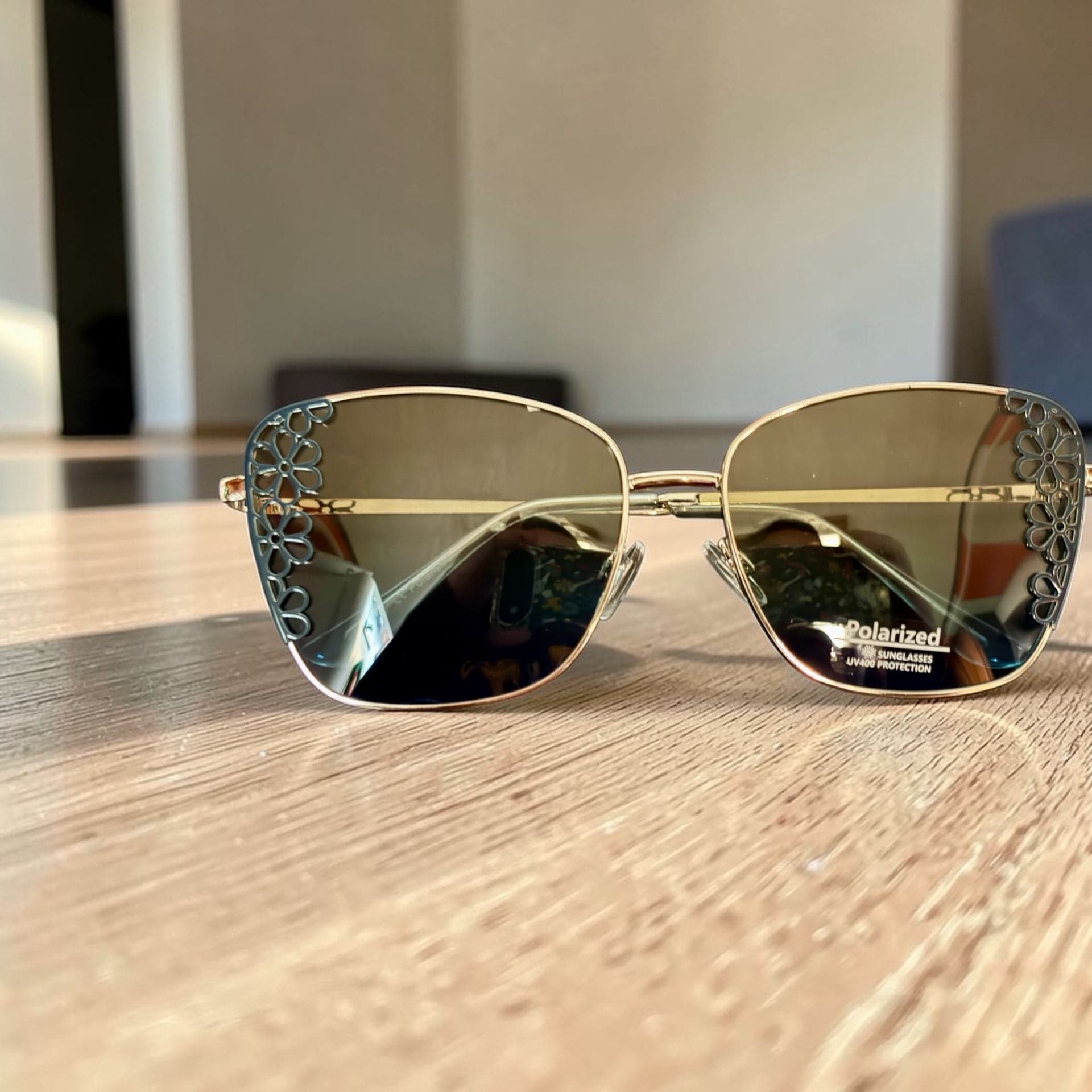 ShopLC Flower Design UV400 Polarized Sunglasses with Floral Side Accents and Gr - Thumbnail 3