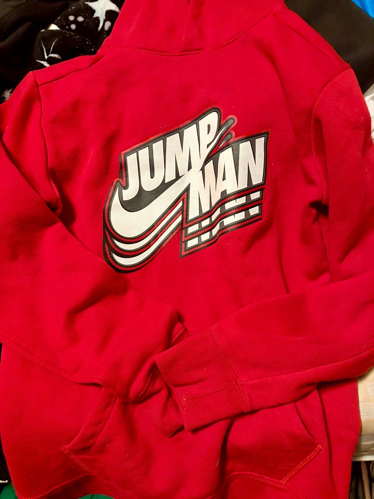Boys Jordan Hoodie size xl size 10 - Thumbnail 3