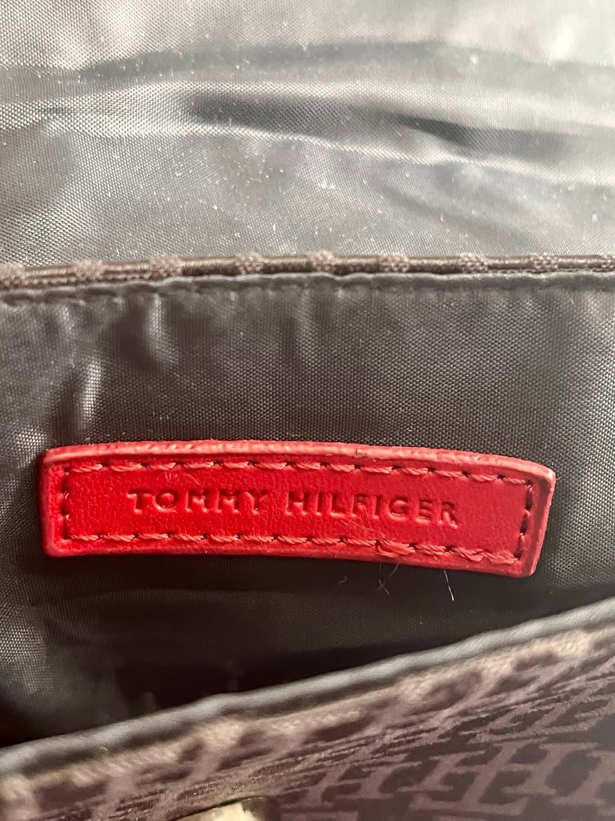 New Tommy Hilfiger Purse - Thumbnail 3