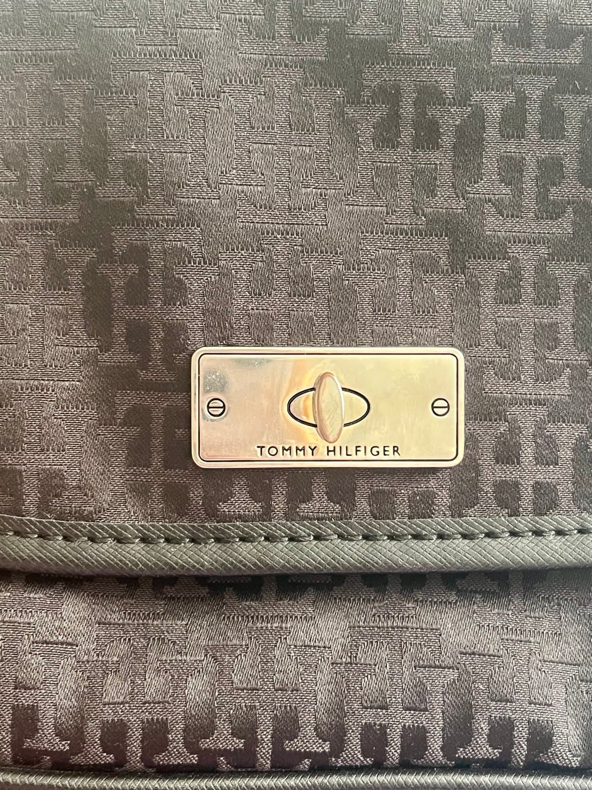 New Tommy Hilfiger Purse - Thumbnail 2