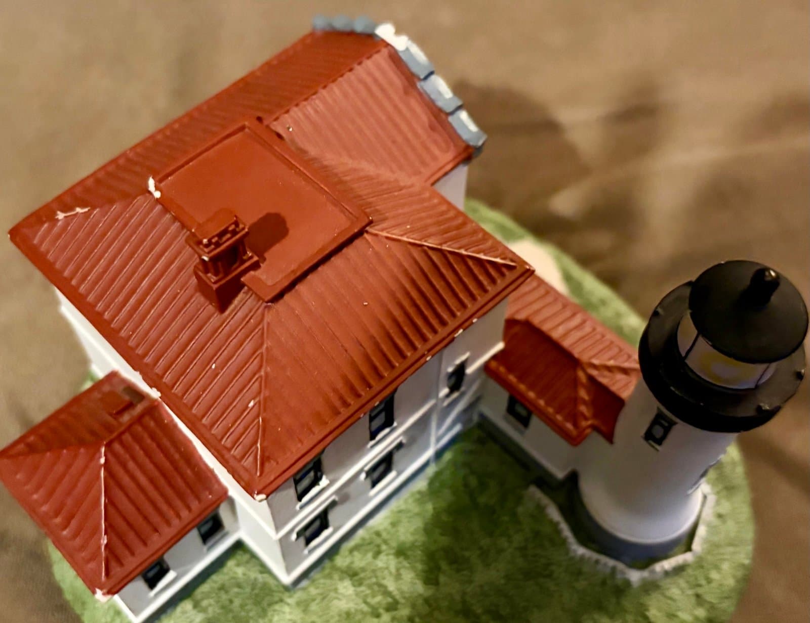 Dan berry Mint Lighthouse Figurine - Image 1
