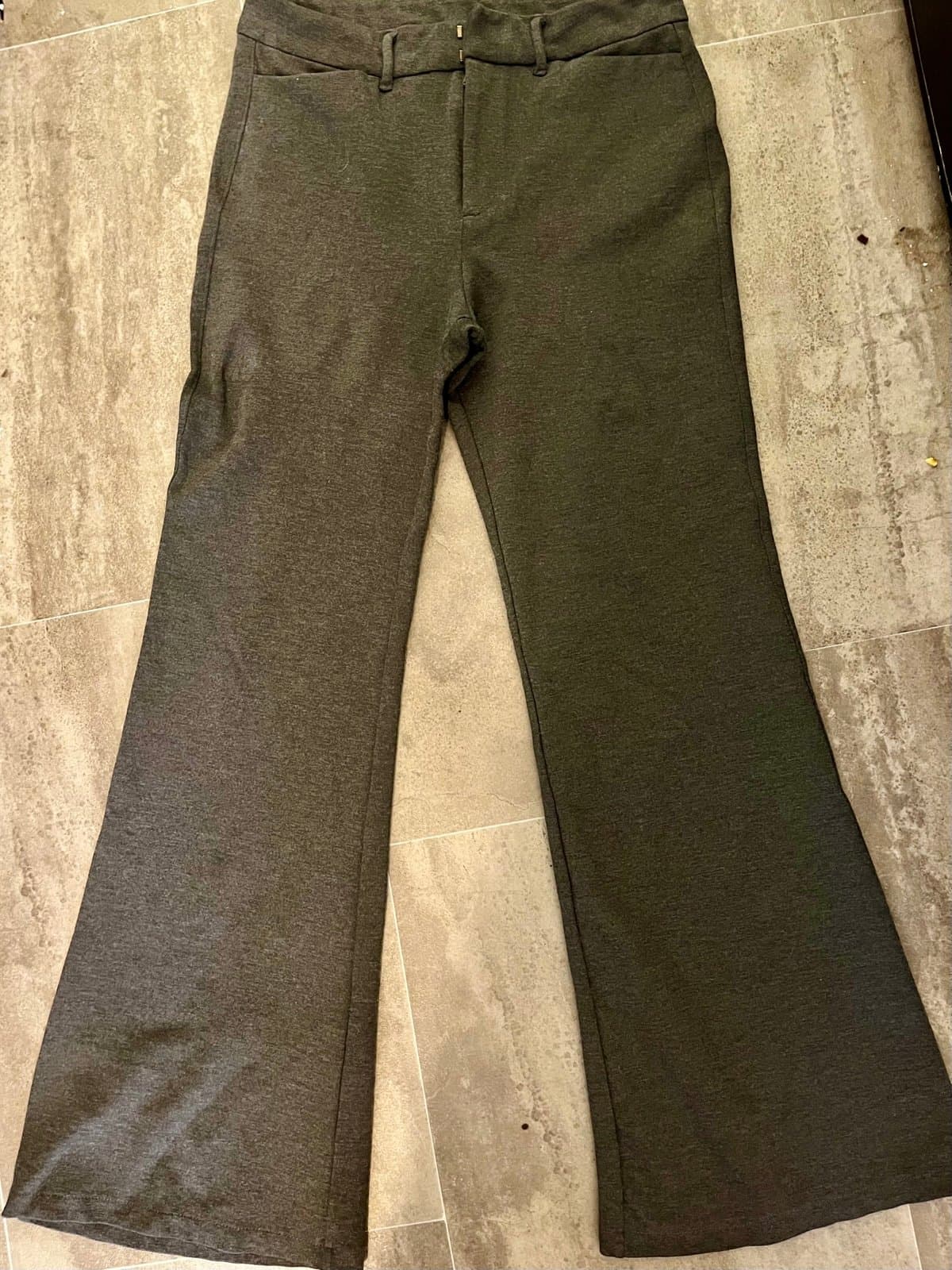 Old Navy Flare Trouser, size 8 - Image 1