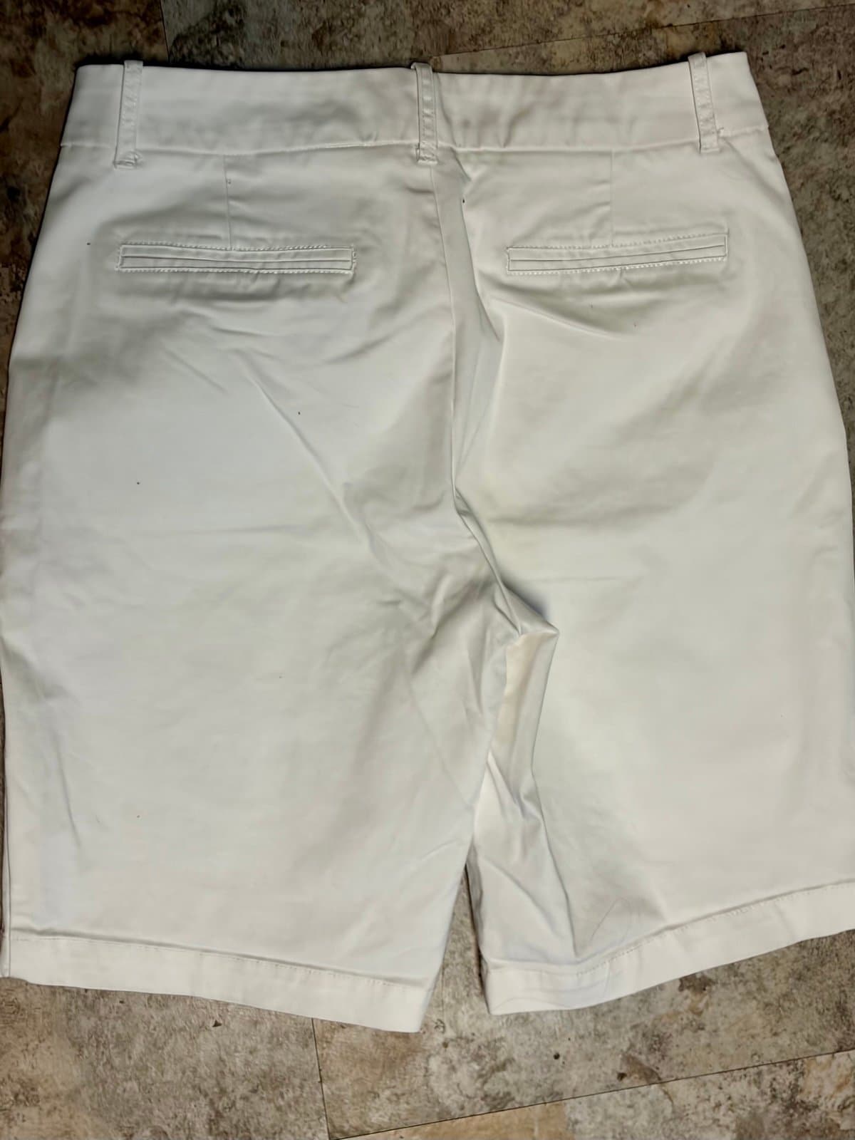 Creme Dockers Shorts, size 8 - Thumbnail 3