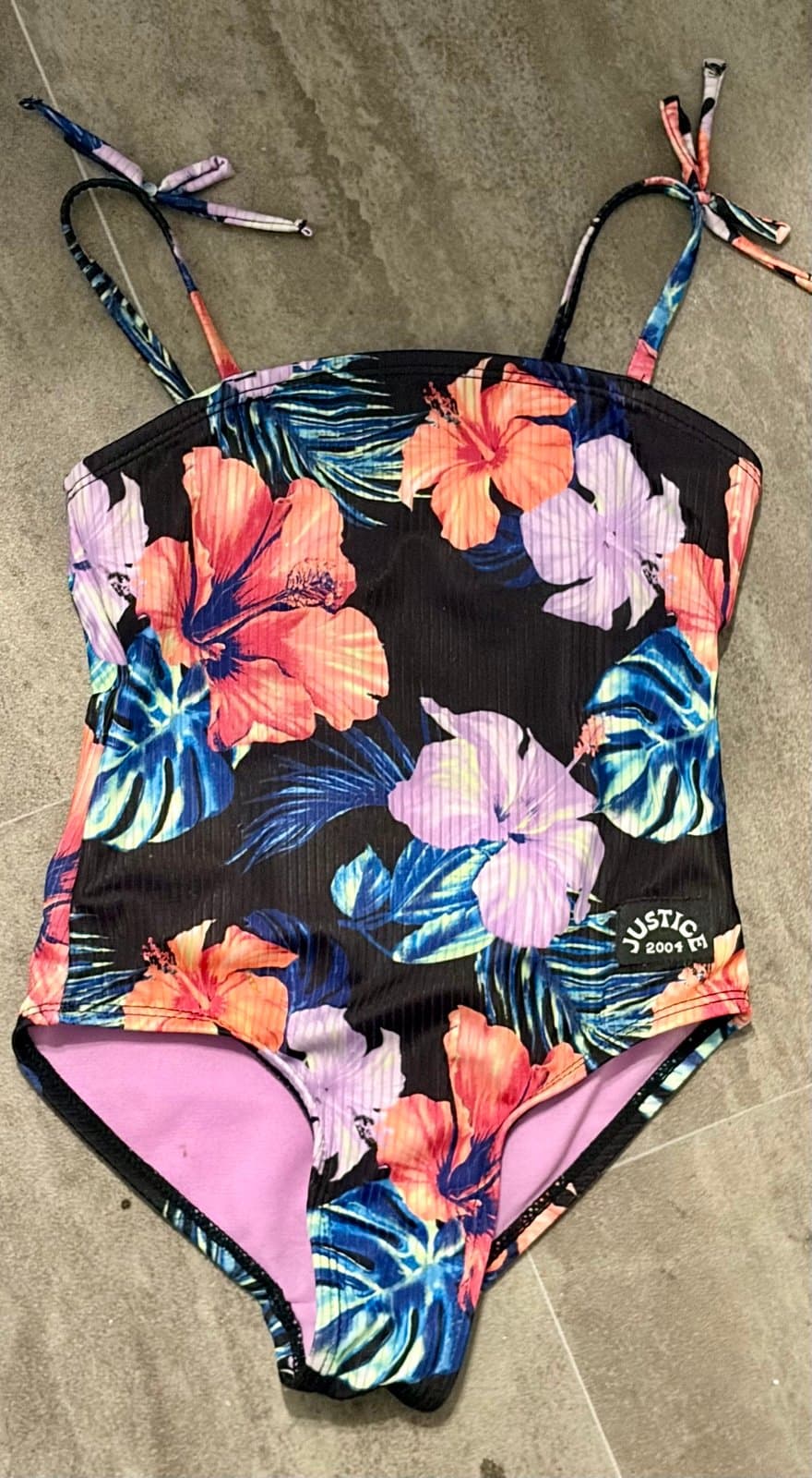 Girls one piece swim suit 5/6 - Image 1