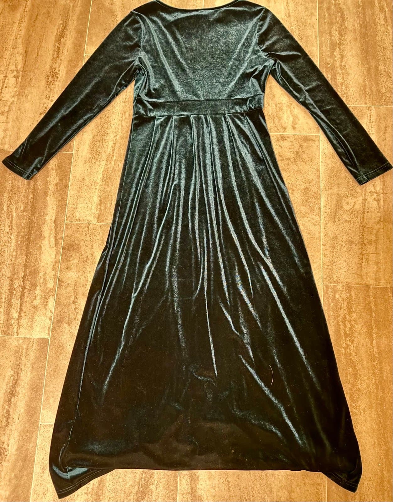 Green Velvet Dress, size M - Thumbnail 2