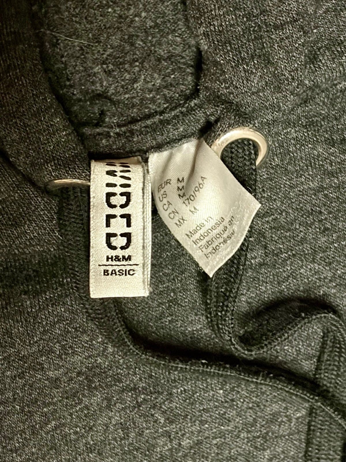 Women’s H & M cropped Hoodie, size M. - Thumbnail 6