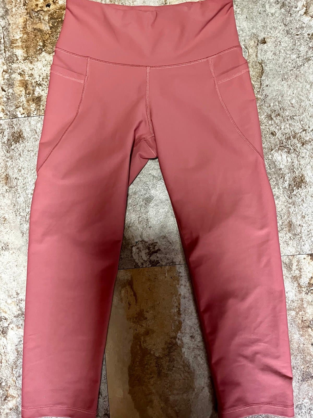 Old Navy Athletic leggings, size M - Image 1