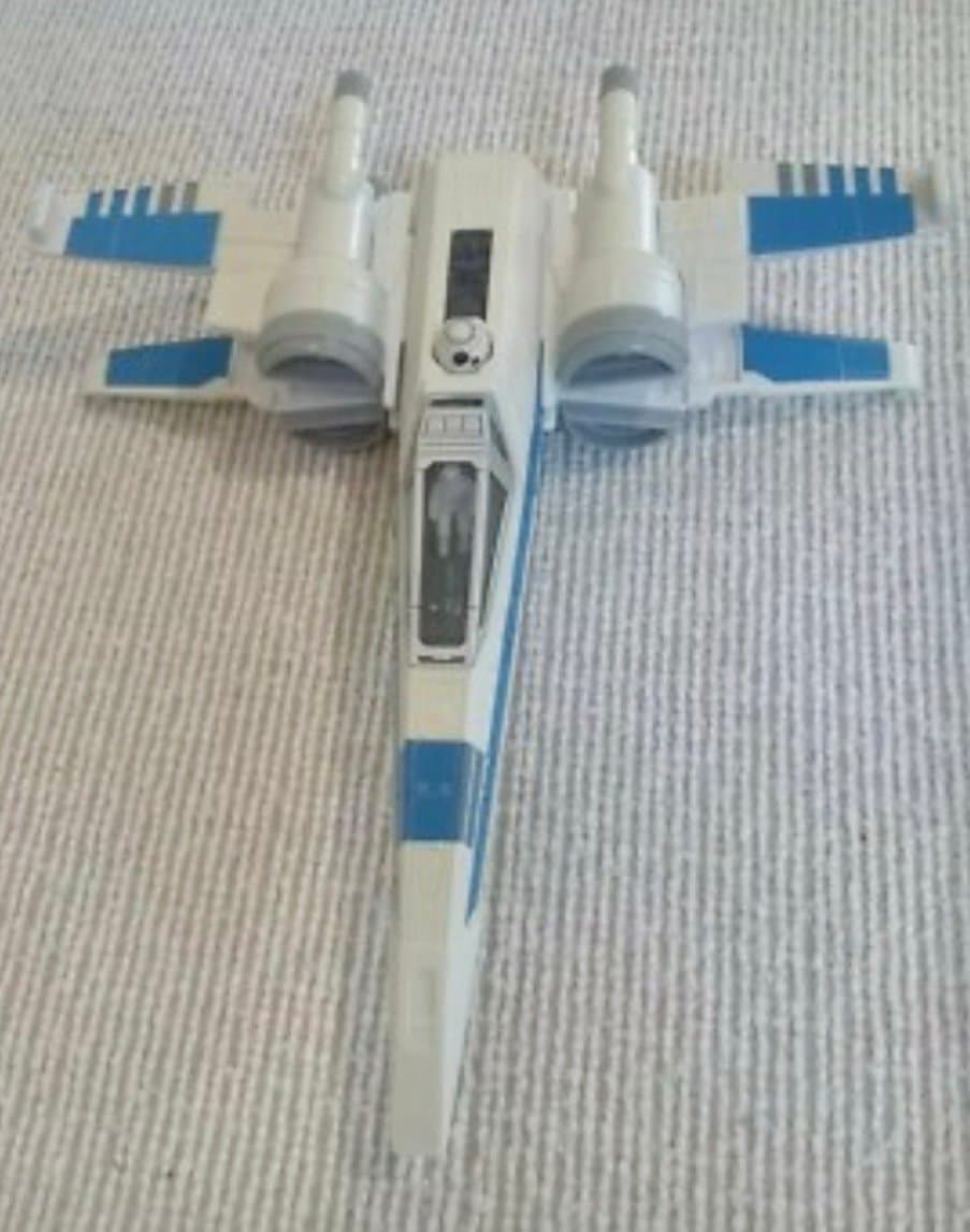 Resistance X wing fighter Toy - Image 1