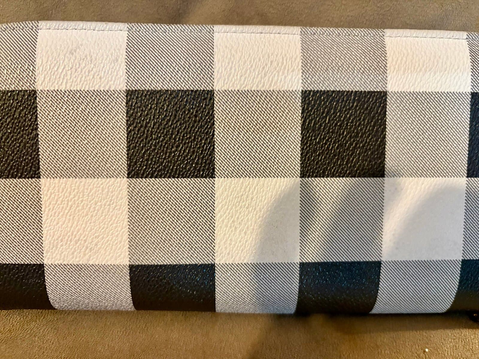 NWT, Plaid Black and White Leather Wallet. - Thumbnail 3