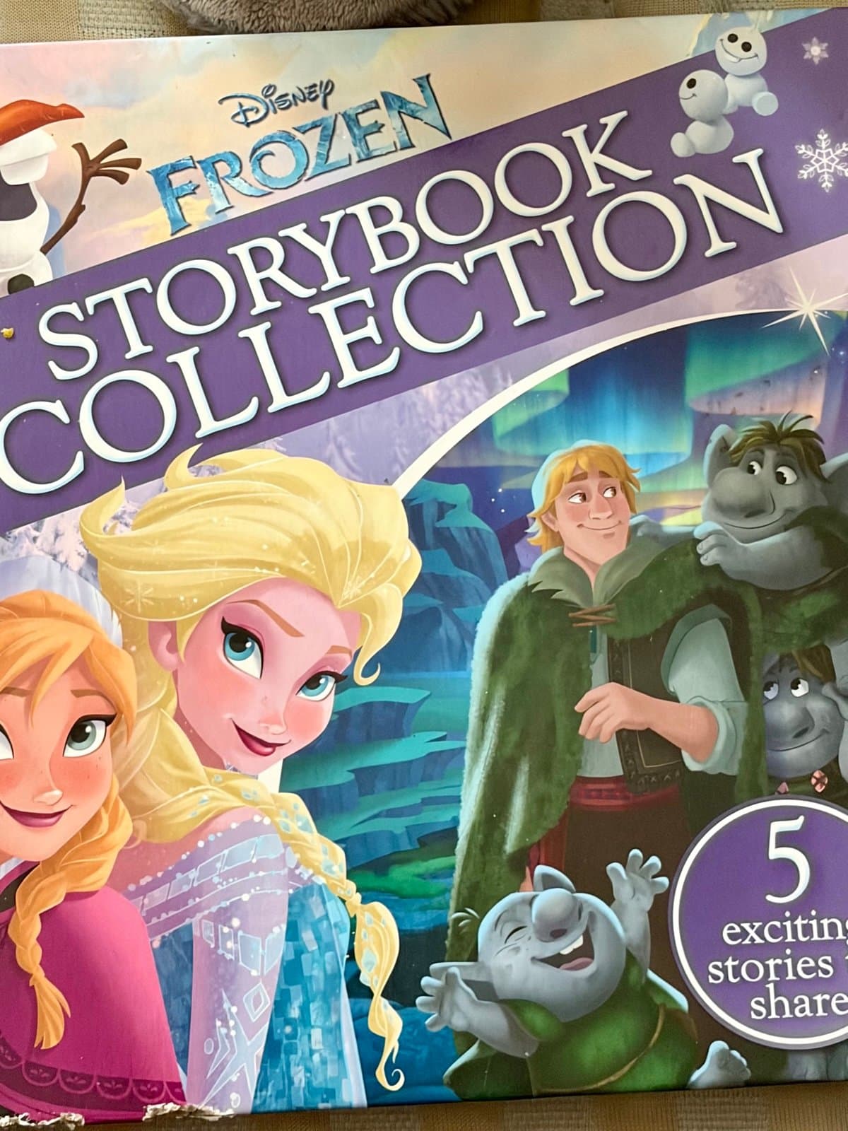 Disney Frozen Olaf, Lizard Plush, Hardback book and Elsa Canvas wall hanging. - Thumbnail 4