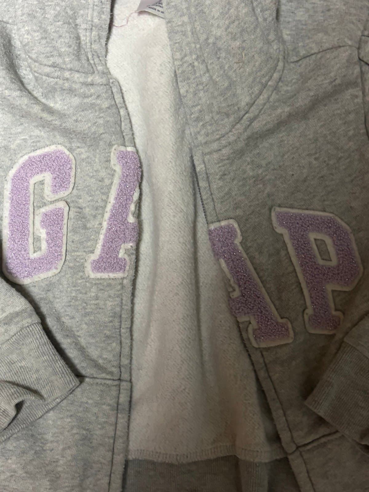 Zip up gap Hoodie, girls size 6/7 - Thumbnail 3