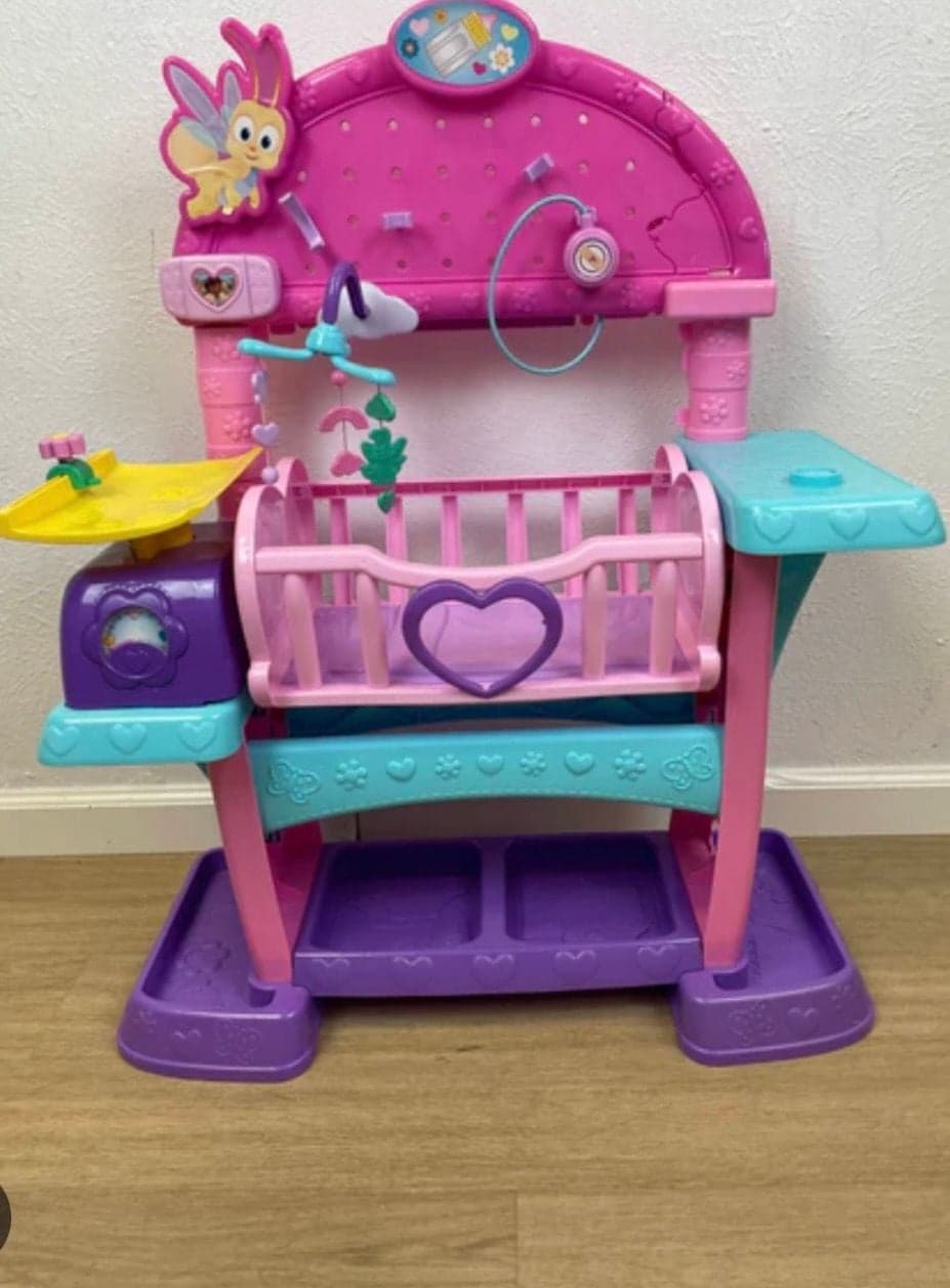 Disney Junior Doc McStuffins Baby All-in-One Nursery and Pet Vet Checkup Center - Thumbnail 3