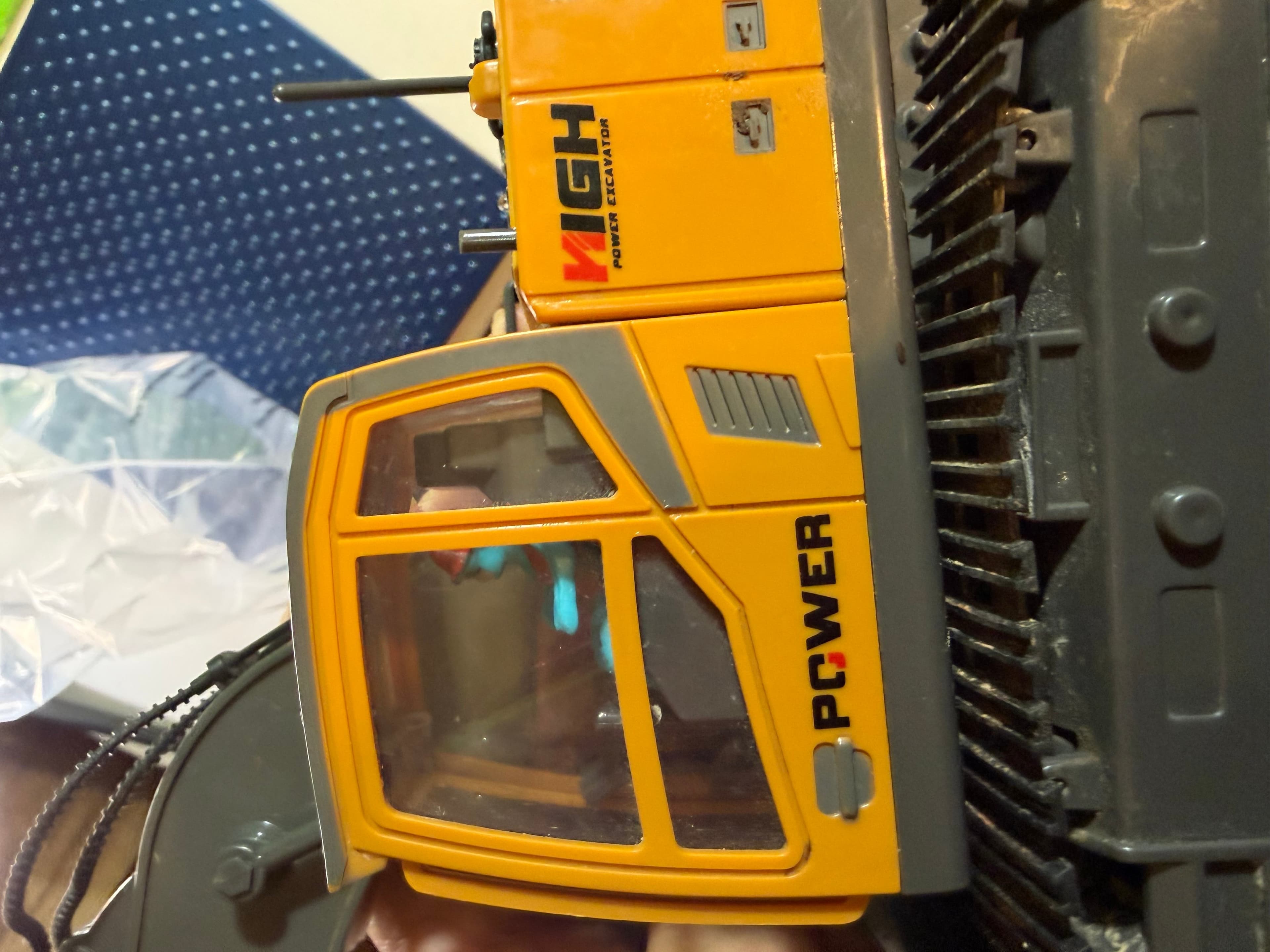 RC Excavator Toy Construction Vehicle Yellow NO REMOTE Parts Repair or Display - Thumbnail 8