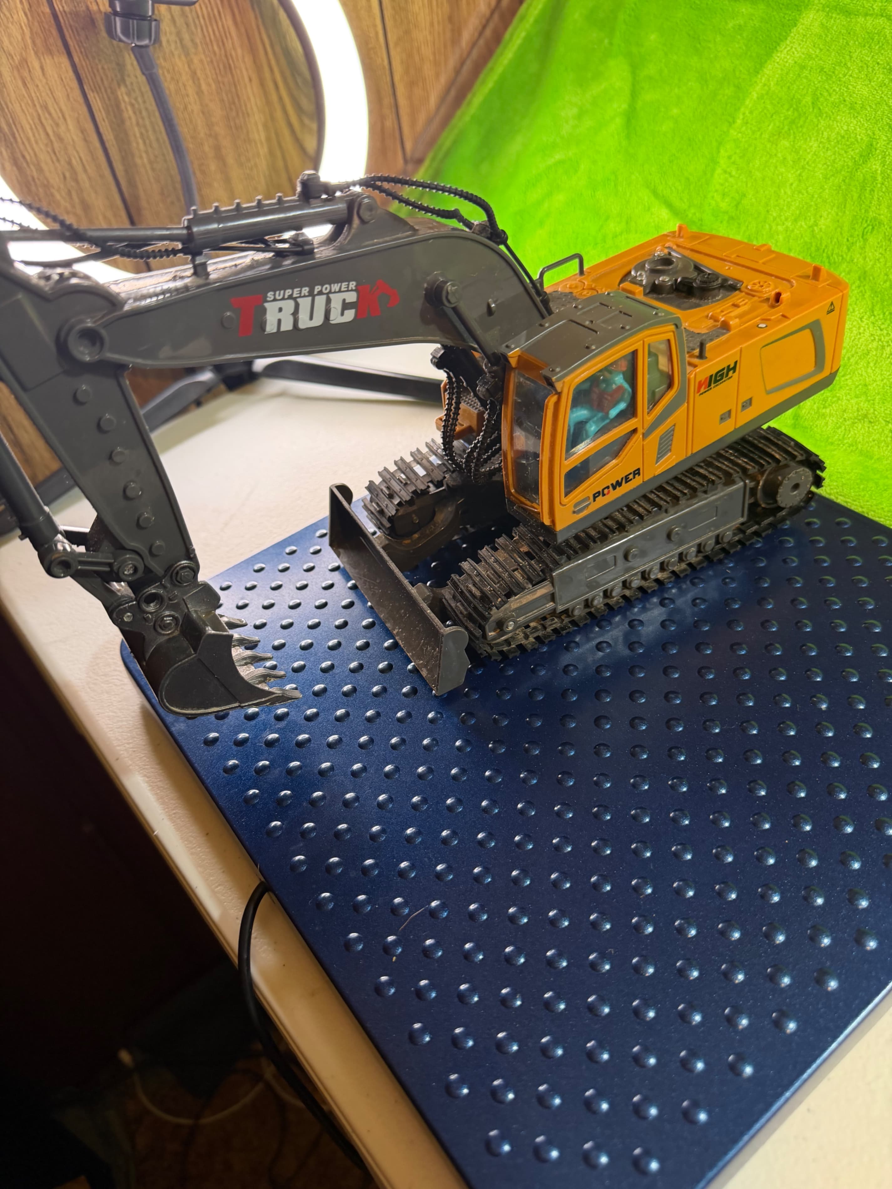 RC Excavator Toy Construction Vehicle Yellow NO REMOTE Parts Repair or Display - Image 1