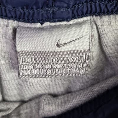 Vintage Nike Men's XL Navy Blue & Gold Windbreaker Set - Thumbnail 3