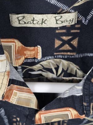 Batik Bay Medium Black Beer Bottles Floral Hawaiian Short Sleeve Shirt - Thumbnail 3