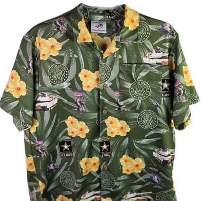 United States Military Men's Medium Hawaiian Floral Short Sleeve Shirt - Image 1
