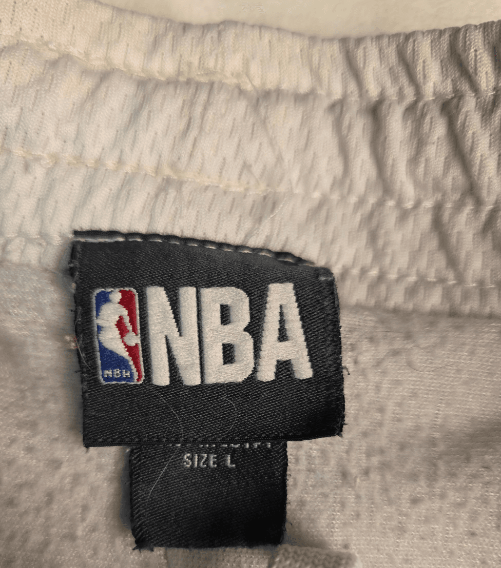 Vintage NBA Shorts Size Large - Thumbnail 3
