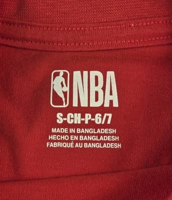 NWT Chicago Bulls Childs Small 6/7 Red Short Sleeve T-Shirt - Thumbnail 3