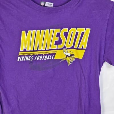 Minnesota Vikings Medium Purple Short Sleeve T-Shirt - Thumbnail 2