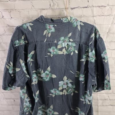 Tommy Bahama Men’s Large Rayon-Cotton-Blend Short Sleeve Button Up Shirt - Thumbnail 10
