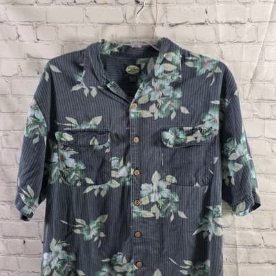 Tommy Bahama Men’s Large Rayon-Cotton-Blend Short Sleeve Button Up Shirt - Thumbnail 3