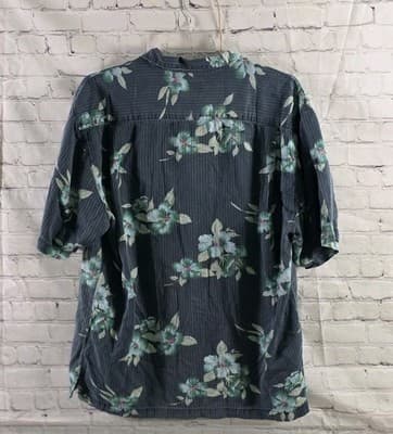 Tommy Bahama Men’s Large Rayon-Cotton-Blend Short Sleeve Button Up Shirt - Thumbnail 9