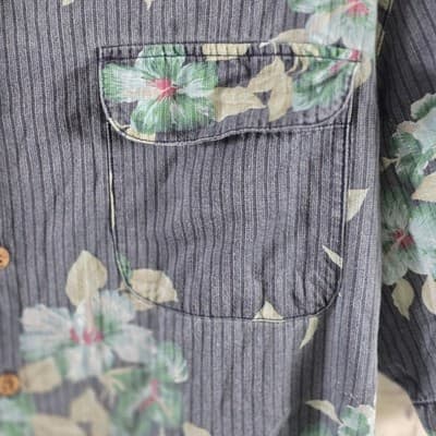 Tommy Bahama Men’s Large Rayon-Cotton-Blend Short Sleeve Button Up Shirt - Thumbnail 4