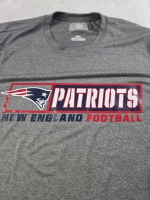 NWT Team Apparel New England Patriots Men's Medium Gray Short Sleeve T-Shirt - Thumbnail 2