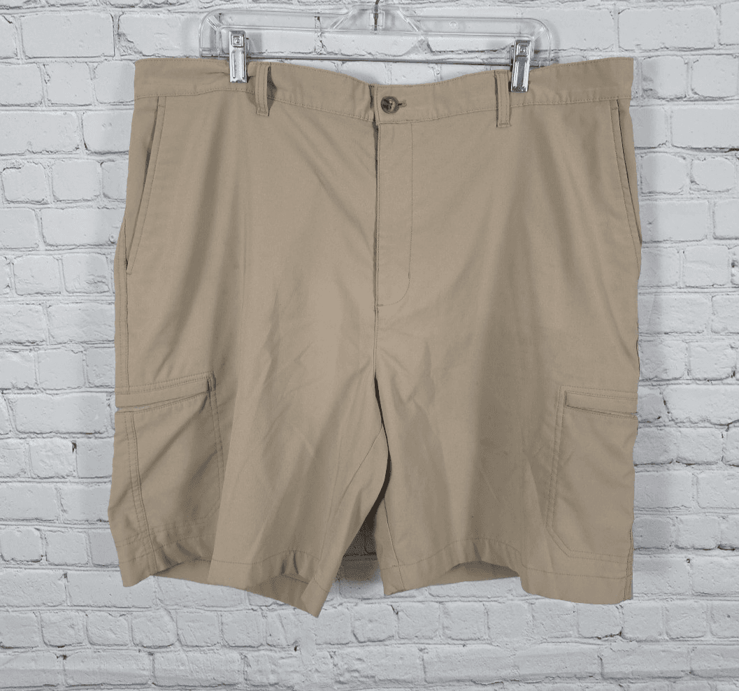 Chaps Men's 40 Tan Cargo Stretch Performance Golf Shorts - Image 1
