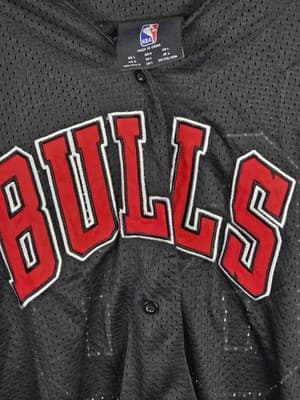 Chicago Bulls Men’s Large Mesh NBA Button Up Jersey - Thumbnail 2