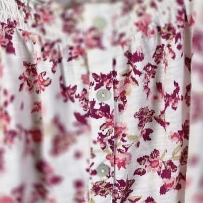 Lucky Brand Women’s Medium Pink White Floral SS Ruched Neck Button Down Top - Thumbnail 5