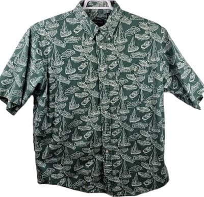 Roundtree & Yorke Men's Large Green Boat Designs Short Sleeve Button Up Shirt - Image 1