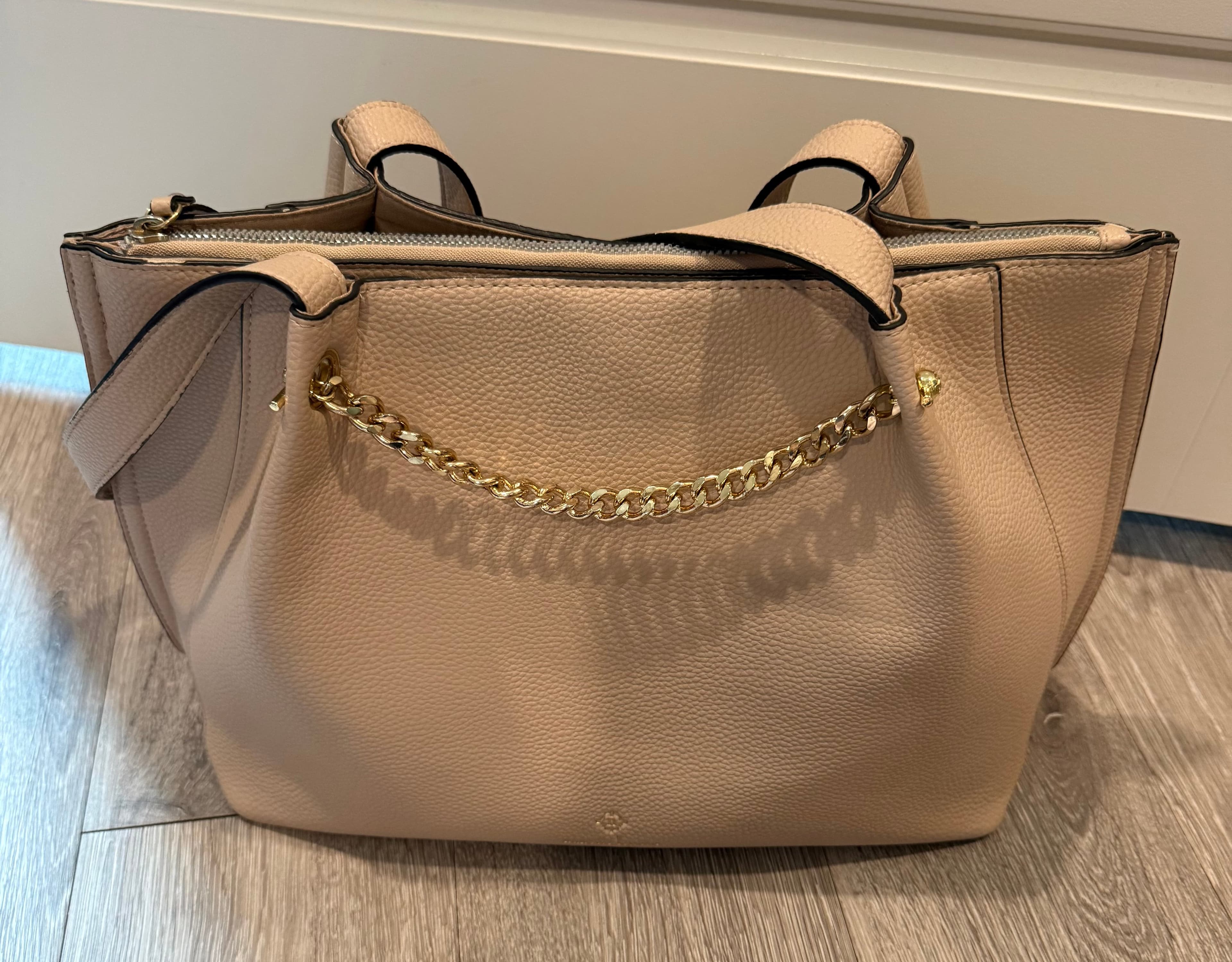 Beige Leather Tote Bag with Gold Chain Detail - Image 1