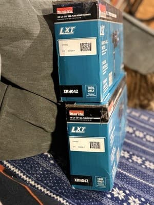 Makita XRH04Z 18V LXT Lithium-Ion Cordless 7/8" Rotary Hammer (Tool Only) - Thumbnail 4