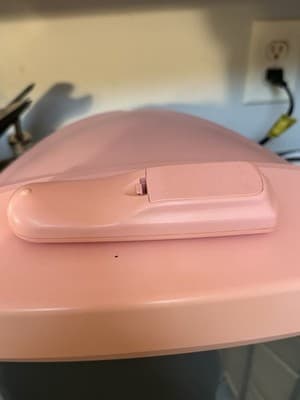 Hello Kitty Pink 13" Vintage CRT Retro Game TV HK TV13 With Remote - WORKING - Thumbnail 3