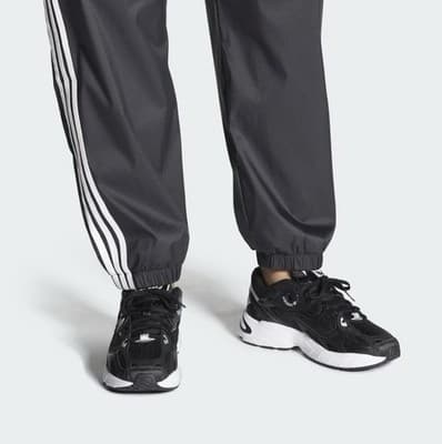 Adidas Women US 6.5 Astir Sneakers Black IE9886 BRAND NEW IN BOX!!! 🔥🔥🔥🔥🔥 - Thumbnail 3