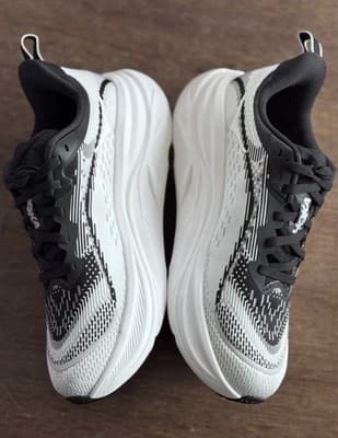 Women’s Size 6 HOKA Skyflow BWHT Black White Running Shoes 1155113 New In Box - Thumbnail 4