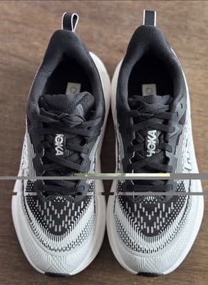 Women’s Size 6 HOKA Skyflow BWHT Black White Running Shoes 1155113 New In Box - Thumbnail 2