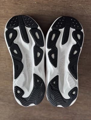 Women’s Size 6 HOKA Skyflow BWHT Black White Running Shoes 1155113 New In Box - Thumbnail 5