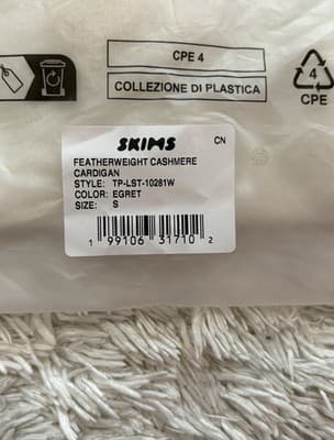 Skims Featherweight Cashmere Lightweight Knit Button Cardigan Egret S V-Neck NWT - Thumbnail 4